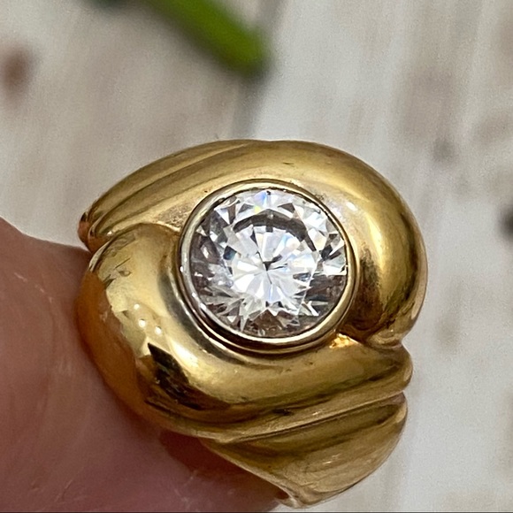 Unsigned Gold-tone Solitaire CZ Clear Bezel Ring Size 7 - Picture 10 of 11